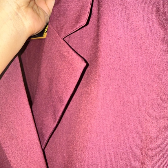 House of Harlow 1960 Burgundy Cropped Blazer - Picture 5 of 6